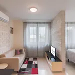Lägenhetshotell Koroni 4*