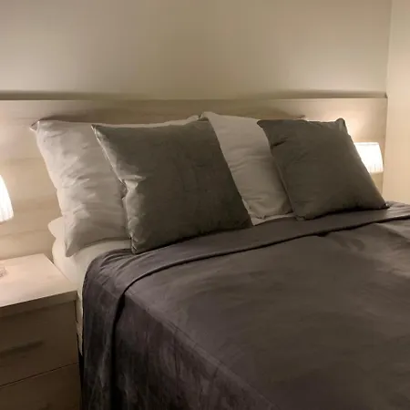 Aparthotel Koroni Raszyn